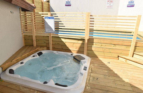 Safed Villa | Canaan Safed Estate ~ Pool ~ Jacuzzi ~Sauna~ Games