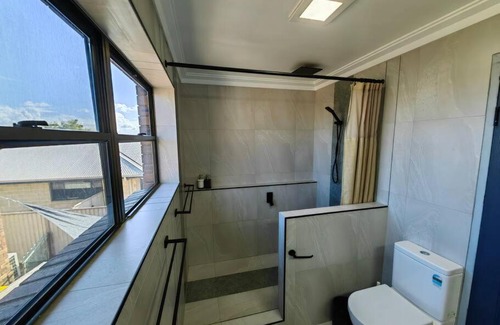 Newport Maison | Canal view getaway in Newport