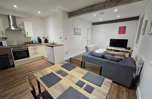 Burnley Appartement | Canalside Period Conversion