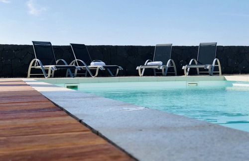 Nazaret Villa | Luxueuse villa avec piscine privée, grandes terrasses, barbecue et vue à débordement