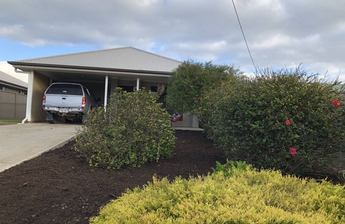 Kingscote Maison | CandE on Wheelton-Centrally Located Holiday Getaway Home in Kingscote!