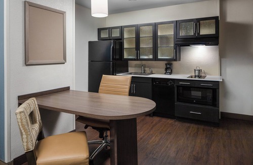 Carter Lake Hôtel | Candlewood Suites Omaha Airport by IHG