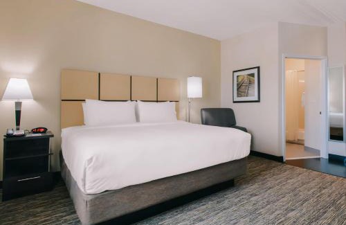 North San Antonio - SAT Hôtel | Candlewood Suites San Antonio Airport by IHG