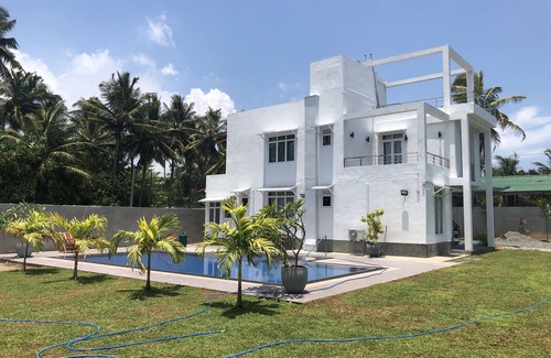Ahangama Villa | Canela Villa Kabalana