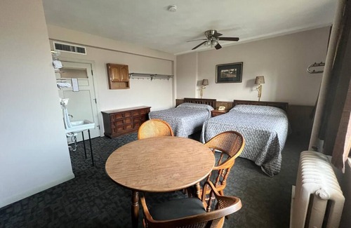 Downtown Dubuque Hôtel | Canfield Hotel