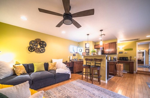 South Mountain Cottage | Handicap Accessible- 420 Friendly - Pool House - Resort Style