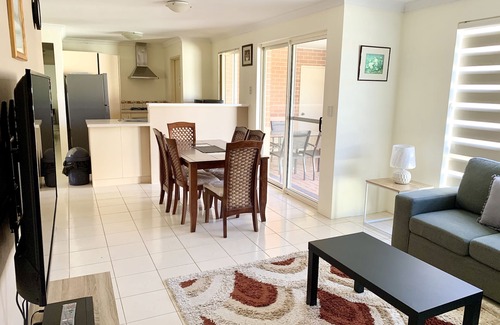 Cannington Maison | Cannington Home Accommodation Maison 1 (4 chambres et 2 salles de bain)