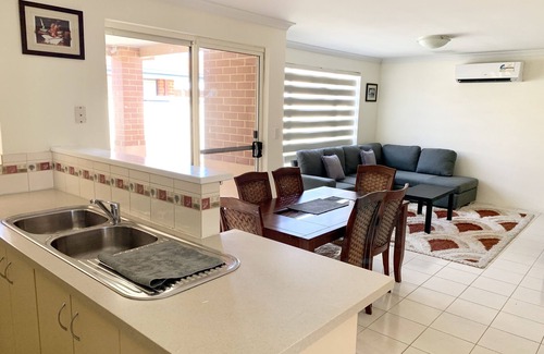 Cannington Maison | Cannington Home Accommodation Maison 1 (4 chambres et 2 salles de bain)