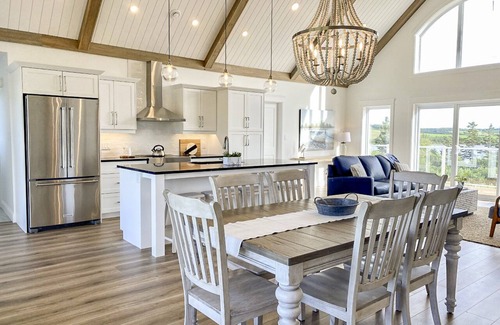French River Maison | Cannon Creek - NEW spacious waterfront property with hot-tub.