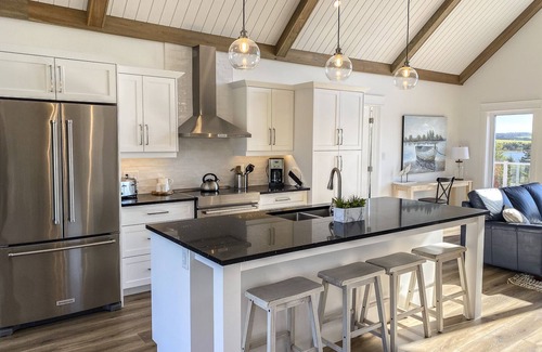French River Maison | Cannon Creek - NEW spacious waterfront property with hot-tub.