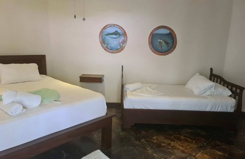 Dominical Hôtel | Cano Island Family Room at Hona Beach Hotel
