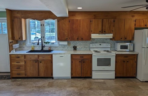 Windham Maison | Canobie Lake 3 bedroom Year Round Waterfront Home - Newly Renovated
