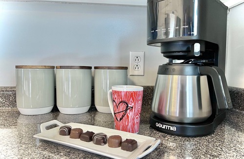 Norman Park Maison | Canopy Drive Cottage ~ Modern Chic 3B 2B sleeps 8 adults ~ Colquitt County GA