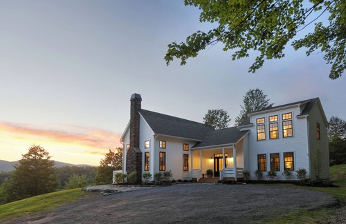 Denver Maison | Canopy Hill House - Modern w/Pool + Hot Tub + Mt Views