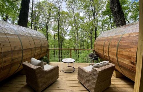 Lupton City Maison | Canopy Treehouse - Glamp Design with Amazing Views, Wildwood, GA