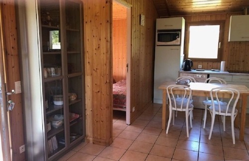 Roumegoux Chalet De Ski | Vos vacances dans un gite avec étang de pêche