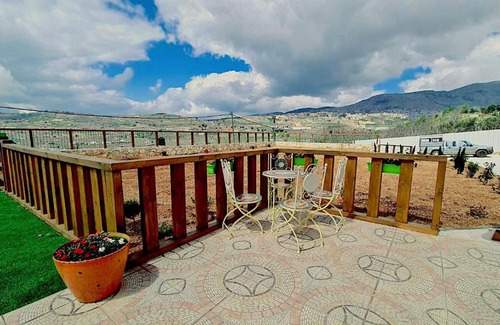 Majdal al-Shams Maison | Cantina Cabin's - Holiday Cabin