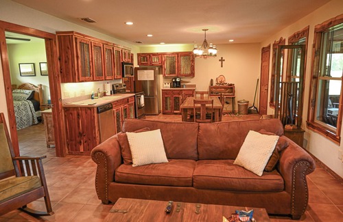 Edom Maison | Cantina Lake House - Arcridgeranchresort.com