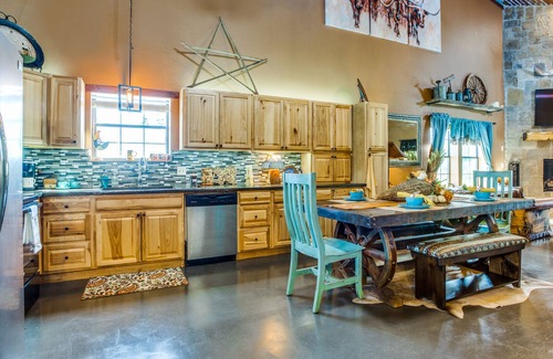 Elmo Autre | Canton, Texas Luxury Barnhouse in a Tranquil Ranch setting