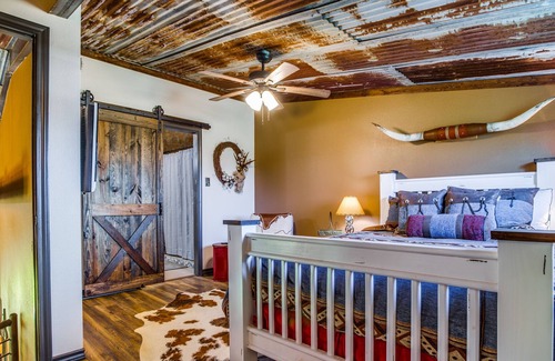 Elmo Autre | Canton, Texas Luxury Barnhouse in a Tranquil Ranch setting