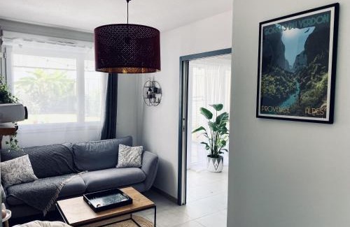 Saint-Bres Appartement | Cantosia - Appartement T3, Terrasse & Jardin Privatif
