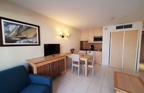 Frejus Port Appartement | Cap Hermès Studio Magnifique Vue Port 30m2 climatisé 3 personnes piscine plages parking