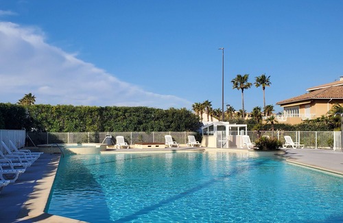 Frejus Port Appartement | Cap Hermès Studio Vue Port 31m2 climatisé WIFI 3 personnes piscine plages parking