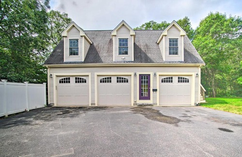 Buzzards Bay Maison | Cape Cod Home with Deck about 3 Mi to Beaches