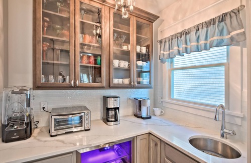 West Cape May Maison | Cape May 5 Bed, 4 Bath Accommodates 14 in Spacious Entertainment House