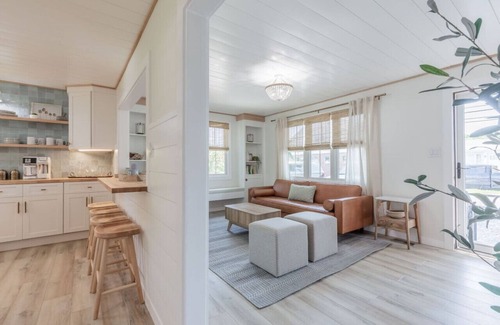 Villas Cottage | Sea Haven Coastal Cottage- Close to Bay, 15 min to Cape May & Wildwoods