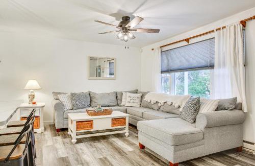 Town Bank Maison | Cape May Home with Deck about 2 Mi to Beach!