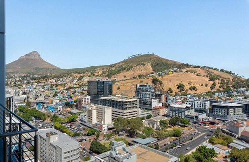 Flora Park Appartement | Cape Town Skyline from 16 on Bree Apartment| Views