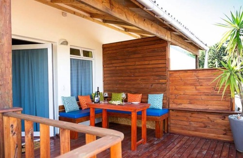 Helderberg Rural Cabine | CAPELANDS RESORT- Whitestone