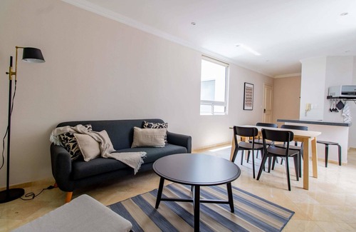 Los Morales Appartement | Capitalia | 2BR Elegance: Racine