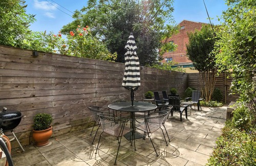 Capitol Hill Appartement | Capitol Hill Retreat Modern 2BR - Private Patio