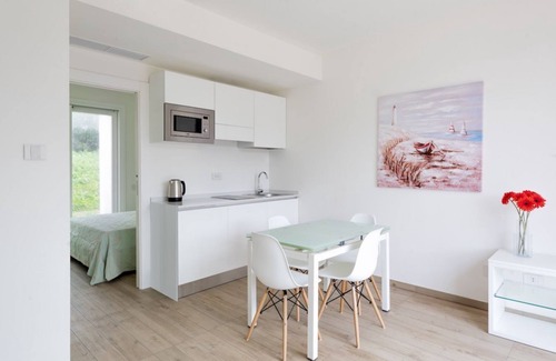 La Pelosa Appartement | Capo Falcone Two-room Premium apartment, A.C, WIFI, pool