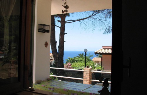Santa Maria Maison | Capo Vaticano: Maison / villa avec grand jardin, à 300 mètres de la mer