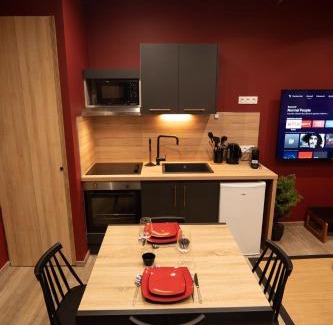Trith-Saint-Leger Appartement | Capsule Japon - Jacuzzi - Netflix & Ecran Cinéma - Xbox