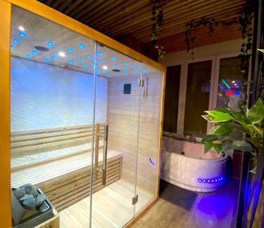 Valenciennes Appartement | Capsule Wellness - sauna - balneo - machine de sport privatif - PS5 - 2 chambres