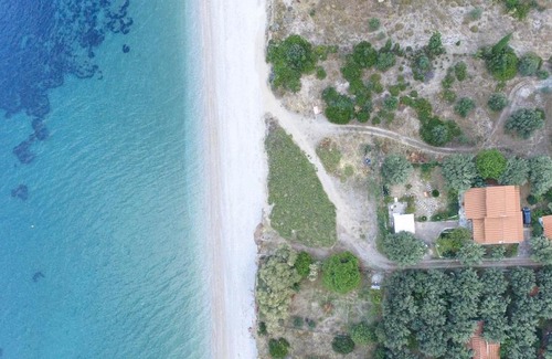 Sarakiniko Maison | Captain Andrew private beach house