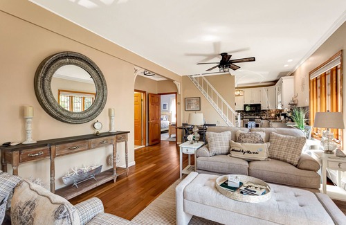 Cold Spring Harbor Maison | Captain's Cottage - Cold Spring Harbor Water Views