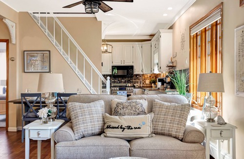 Cold Spring Harbor Maison | Captain's Cottage - Cold Spring Harbor Water Views