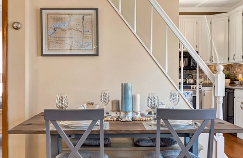 Cold Spring Harbor Maison | Captain's Cottage - Cold Spring Harbor Water Views