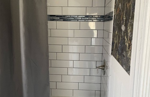 West Creek Lit Et Petit-Déjeuner | Captain's Quarters Private Studio w full bath West Creek LBI Tuckerton
