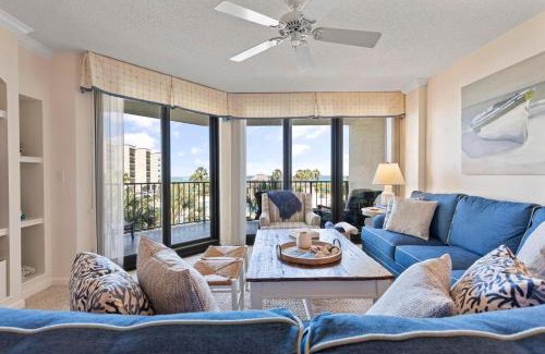 Litchfield by the Sea Maison | Captain's Quarters Upscale 3 Bedroom Condo