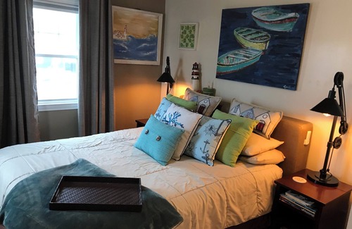 Lynn Lit Et Petit-Déjeuner | Captains quarters on the lake in lynn