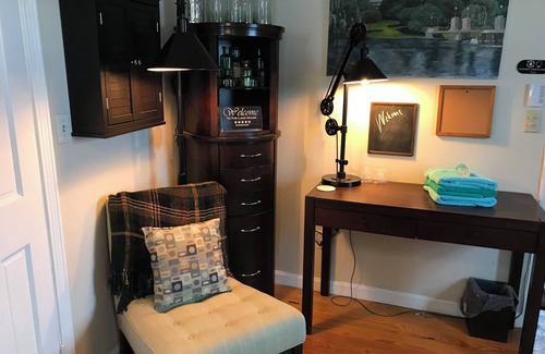 Lynn Lit Et Petit-Déjeuner | Captains quarters on the lake in lynn