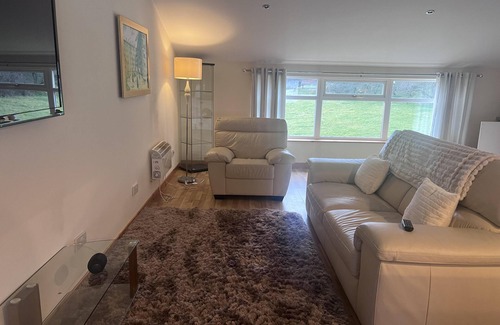 Motherwell Appartement | Captivating 2 Bed Apartment in Newhouse