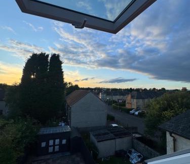 Hamilton Maison | Captivating 3 bedroom home with conservatory