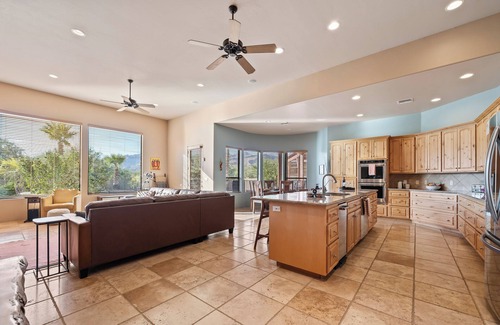 Tanque Verde Maison | 20% OFF! Captivating 4-bedroom house w/sparkling pool, spa and views!